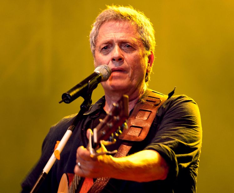 1200px-Shlomo_Artzi_portrait